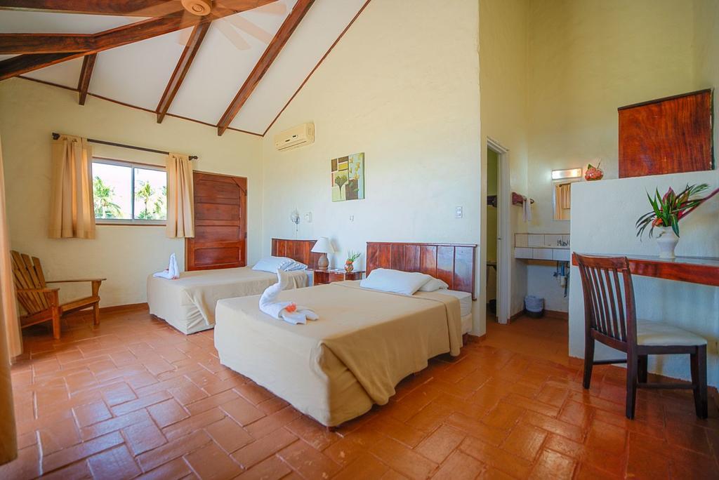 Playa Junquillal Hotel Iguanazul מראה חיצוני תמונה